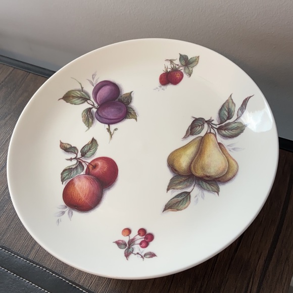 Four (4) Springfield Bone China fruited salad plates 7.5” - Picture 3 of 9